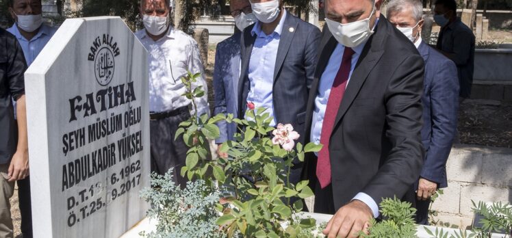 Adalet Bakanı Gül'den merhum milletvekili Yüksel'in kabrine ziyaret