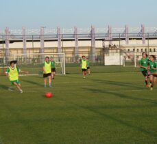 Afyon İdmanyurdu Kadın Futbol Takımı'nın hedefi “Şampiyonlar Ligi”