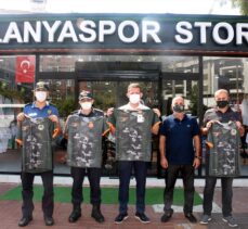Alanyaspor'un bağış kampanyasına destek sürüyor