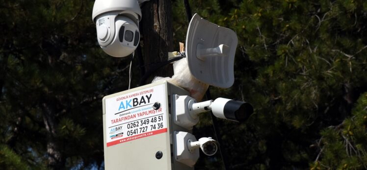 Bursa'da mahalleyi koruyan kamera sistemi öğrencilere de internet sağlıyor