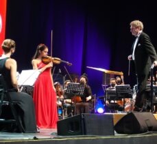 Cemal Reşit Rey Senfoni Orkestrası, Harbiye Açıkhava'da konser verdi