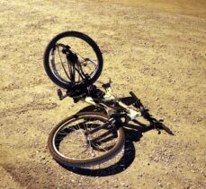 Ehliyetsiz sürücünün çarptığı bisikletli ağır yaralandı