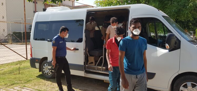 Erzincan'da minibüs içerisinde 16 yabancı uyruklu yakalandı