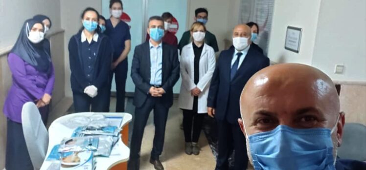Erzurum Sağlık Müdürü Bedir'den Kovid-19 savaşçılarına moral ziyareti