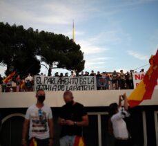 İspanya'da aşırı sağ gruplar, hükümet karşıtı gösteri düzenledi