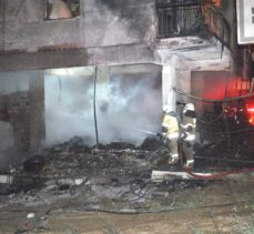 GÜNCELLEME 2- İzmir'de 4 katlı apartmanda çıkan yangın söndürüldü