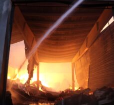 GÜNCELLEME 2 – Kahramanmaraş'ta fabrika yangınına müdahale ediliyor