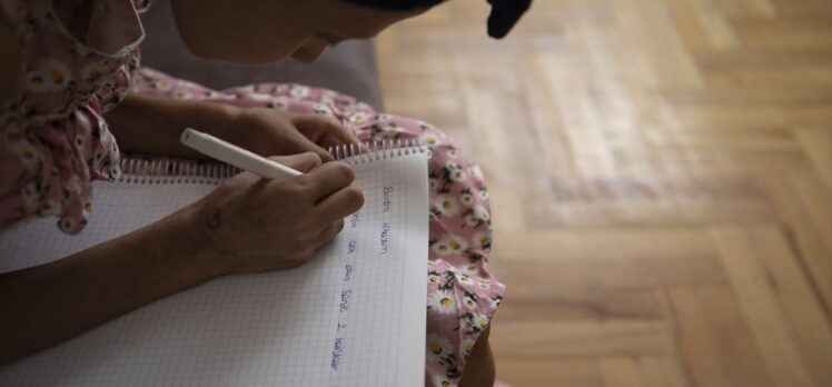 Kanserle savaşını kitaba döken 9 yaşındaki Ecrin, “mutlu son” arıyor