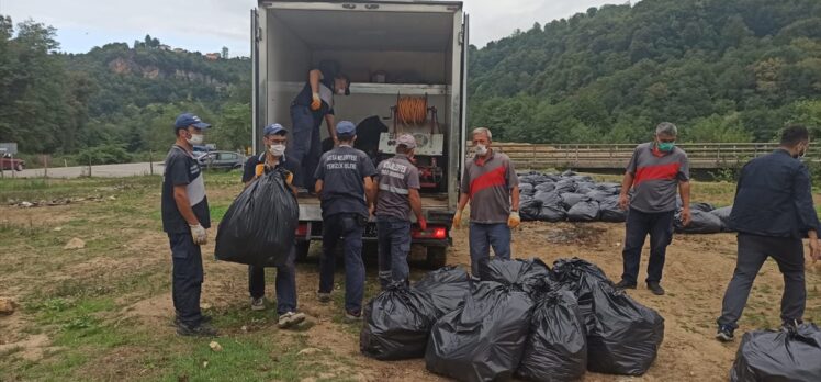 Ordu'da temizlik işçilerinden çevreye bırakılan çöplere Karadeniz şivesiyle tepki