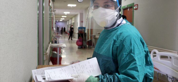 Sağlık çalışanlarından Kovid-19 vakalarına karşı “Kimse bana bir şey olmaz demesin” uyarısı