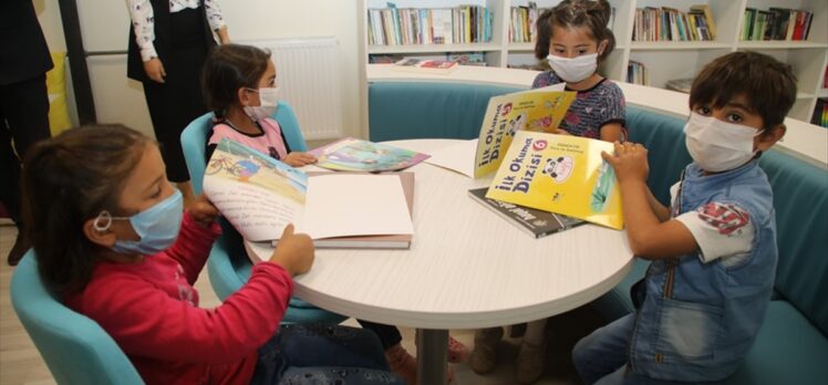 Sivas'ta 15 köy okulu kütüphaneye kavuştu