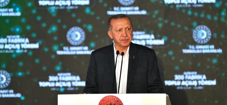 Cumhurbaşkanı Erdoğan: “Salgın etkisini yitirip taşlar yerine oturdukça Türk ekonomisi yeni rekorlara koşmaya devam edecektir.”