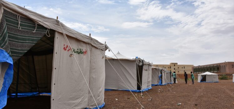 Türkiye Diyanet Vakfı Sudan'da sel mağduru 400 aileye yardım malzemesi dağıttı