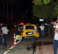 Antalya'da park halindeki taksiye çarpan motosiklet sürücüsü öldü