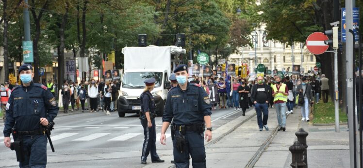 Avusturya'da sığınmacılar için gösteri düzenlendi