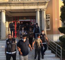GÜNCELLEME – Aydın'da başkasına ait evi satmaya çalıştığı iddia edilen 5 kişi tutuklandı