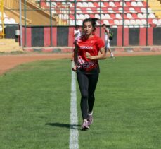 Balkan üçüncüsü 16 yaşındaki milli atletin hedefi 2024 Olimpiyatları'nda altın madalya