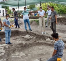 Bilecik'teki kazıda rastlanan iskeletin “Batı Anadolu’nun en eski ergen insanı”na ait olduğu tespit edildi