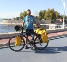 Bisikletiyle Tayland'dan dünya turuna çıkan İspanyol beden eğitimi öğretmeni Beyşehir'de mola verdi