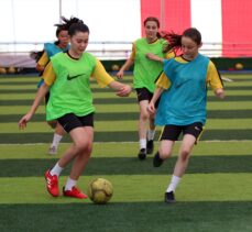 Bolu'nun futbolcu kızları performanslarıyla göz dolduruyor
