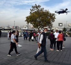 Eminönü Meydanı'nda drone destekli Kovid-19 denetimi