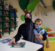 Fatih'in ilk çocuk kütüphanesi minik okurlarla buluştu