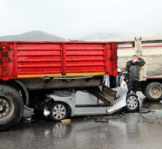 İzmir'de 9 aracın karıştığı zincirleme trafik kazasında 10 kişi yaralandı