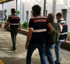 İzmir'de “silahlı terör örgütüne üye olmak”tan aranan bir kişi tutuklandı