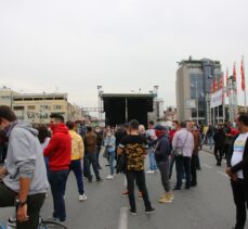 Kuzey Makedonya’da müzisyenler Kovid-19 tedbirlerini protesto etti