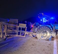 Mersin'de yolcu minibüsüyle traktör çarpıştı: 8 yaralı