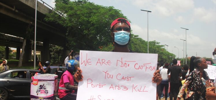 Nijerya'da hırsızlıkla mücadele için kurulan polis birimine karşı gösteriler devam ediyor