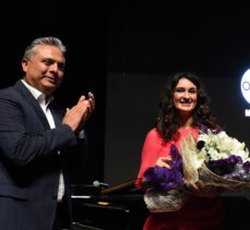 Piyanist Anjelika Akbar Antalya'da sahne aldı