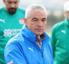 Sivasspor Teknik Direktörü Çalımbay: “Dört gözle Villarreal maçının rövanşını bekliyoruz”