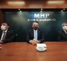 Tarım ve Orman Bakanı Bekir Pakdemirli MHP İzmir İl Başkanlığını ziyaret etti