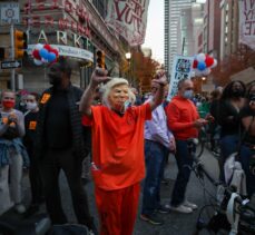 ABD başkanlık yarışında oy sayımının sürdüğü Philadelphia'da Trump ve Biden destekçileri karşı karşıya geldi