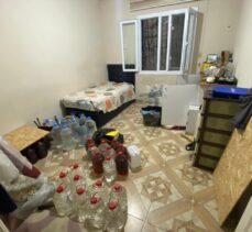 Adana'da imalathaneye dönüştürülen evde 4 bin 238 litre sahte içki ele geçirildi