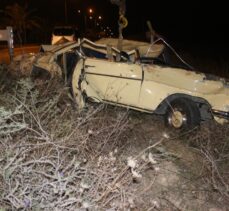 Adana'da otomobil şarampole devrildi: 1 yaralı