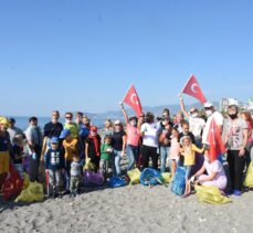 Alanya'da yerleşik yabancılar çevre temizliği için bir araya geldi