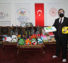 Amasya'dan Şanlıurfa'daki öğrencilere kırtasiye ve spor malzemesi yardımı