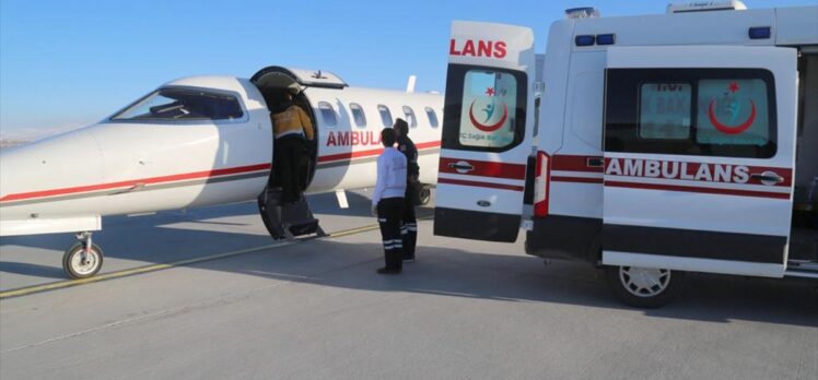 Ambulans uçak, Suriye'den getirilen kalp hastası 2 bebek için havalandı