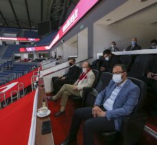 Bakan Kasapoğlu, Türkiye ile Hırvatistan arasındaki basketbol maçını izledi