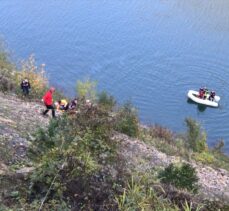 GÜNCELLEME – Bartın'da otomobil baraj gölüne devrildi: 3 ölü