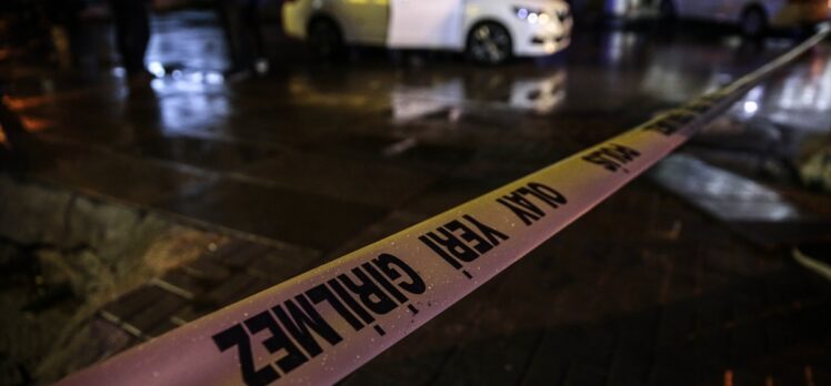 Başkentte otomobilde silahlı saldırıya uğrayan 2 kişi yaralandı