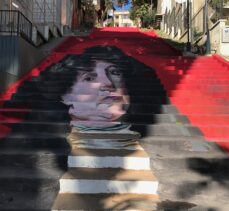 Beyoğlu'nda “Mimozalı Kadın” eserinin resmedildiği merdiven kullanıma açıldı