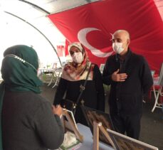 Evladına kavuşan aile sevincini Diyarbakır anneleriyle paylaştı