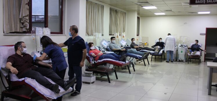 Gaziantep'te doktorlardan immün plazma bağışı