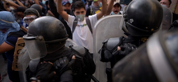 Guatemala'da hükümetin 2021 bütçesi protesto edildi