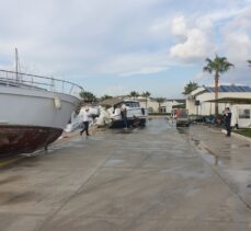 İzmir'deki depremden etkilenen Teos Marina'da yenilenme süreci devam ediyor