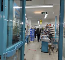 Kadıköy'de bir market bıçak tehdidiyle soyuldu