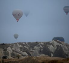 Kapadokya'da balonlar “sis denizi”nde uçtu